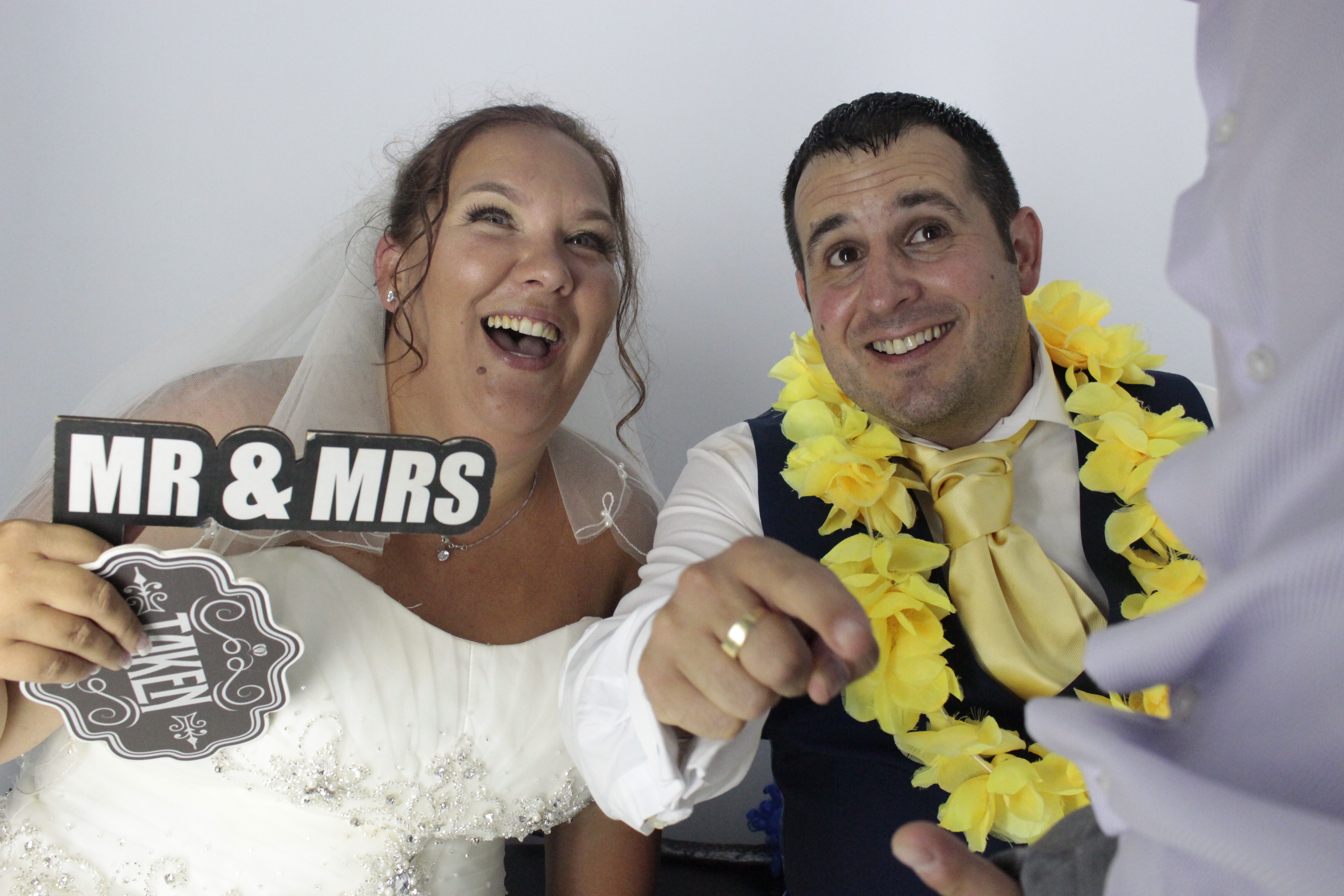  Heather & Daniel's Wedding | View more photos from the event at gallery.myphotoboothexperience.co.uk/u/MyPhotoBoothExperienceLtd/Heather-Daniels-Wedding